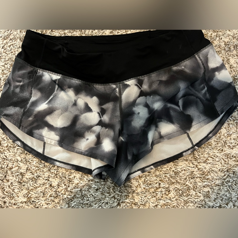 Black and white floral lululemon speed shorts 2.5